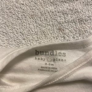 4 pack white long sleeve onesies size 3-6 months